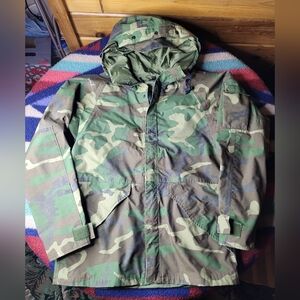 US Military Cold Weather Camo Parka Jacket Mens Small Full Zip Hooded Nylon